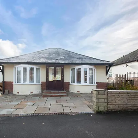 3Br Detached Bungalow With Parking Stannington  Exterior photo