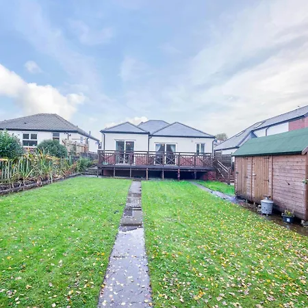 3Br Detached Bungalow With Parking Stannington  Exterior photo