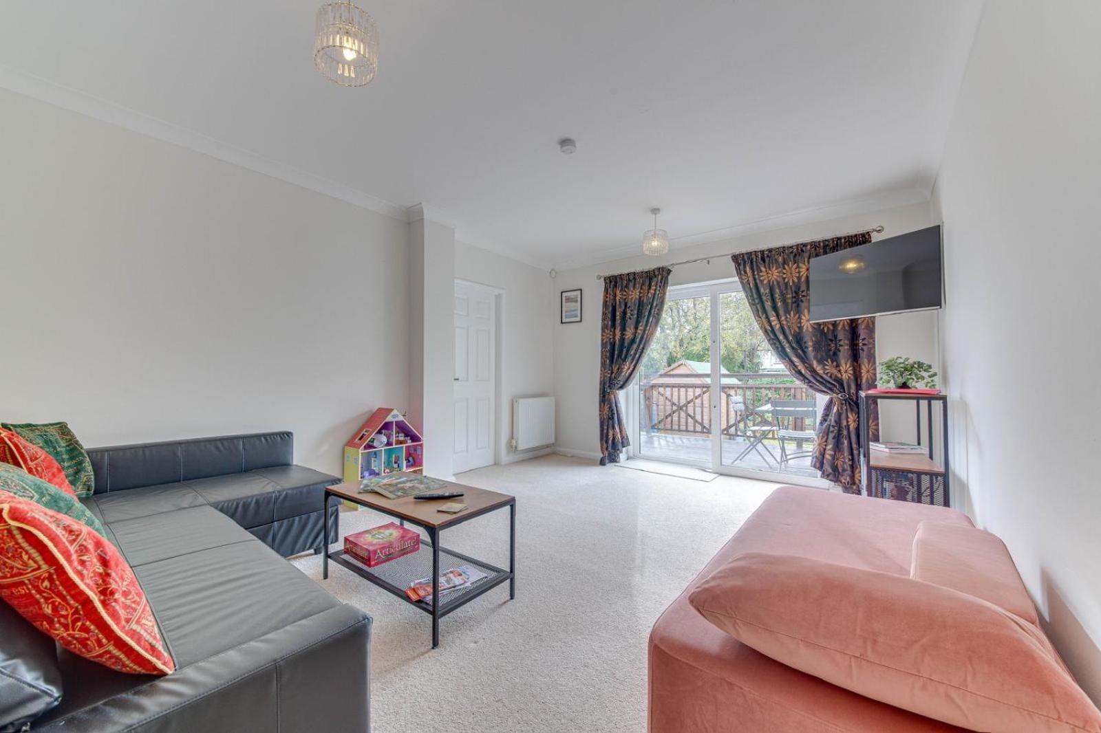 3br Detached With Parking *