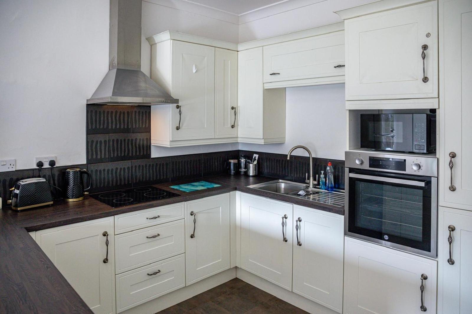 3br Detached With Parking Holiday home