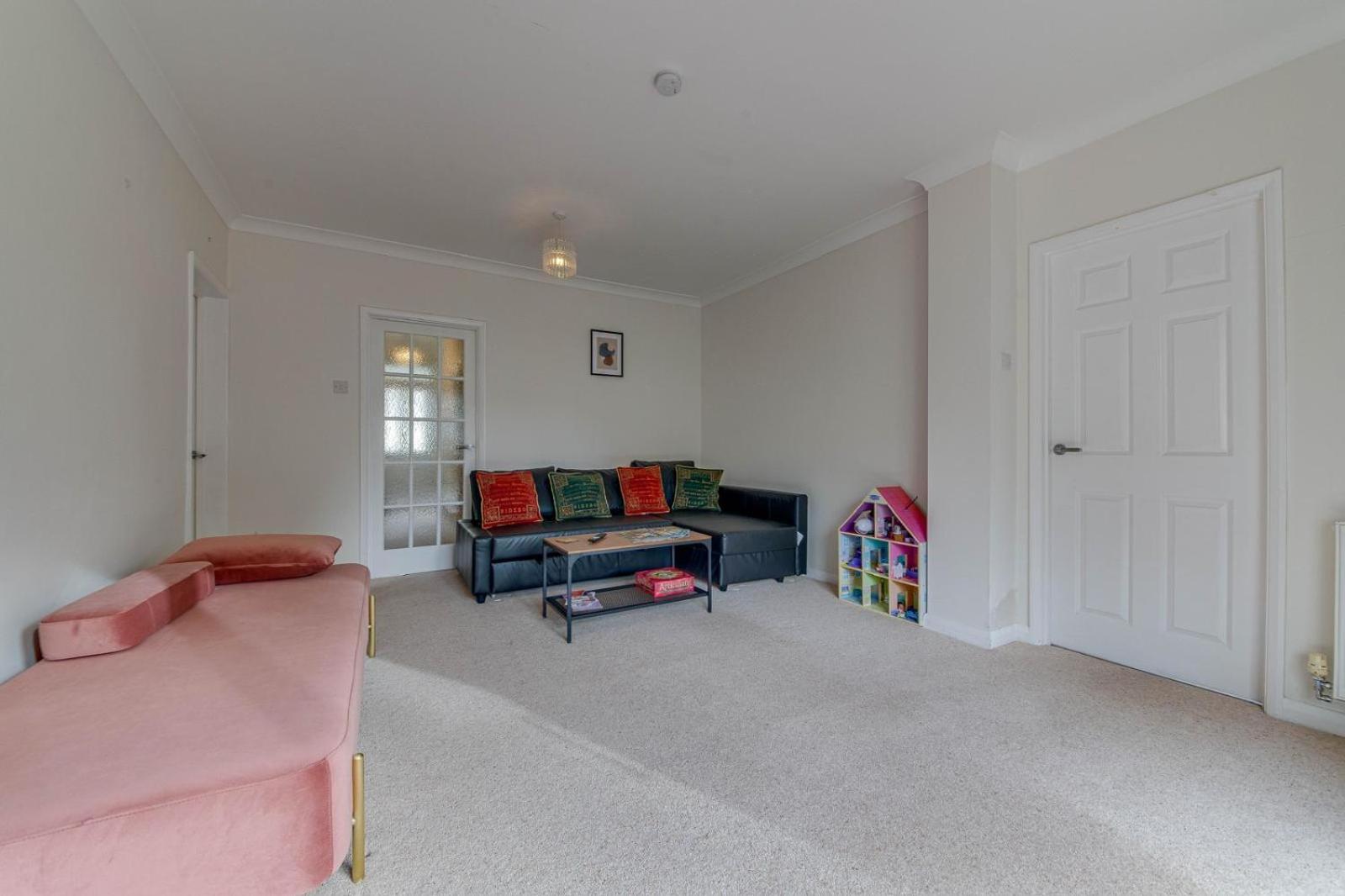 3br Detached With Parking Stannington (Yorkshire)